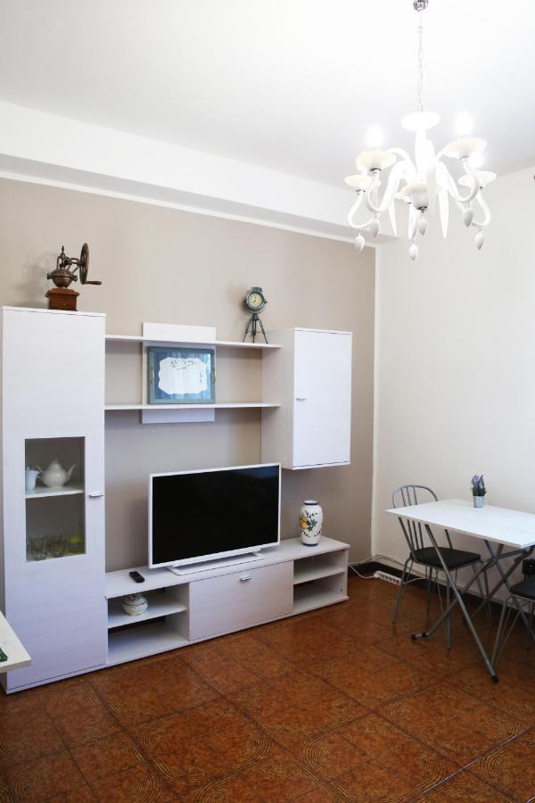 Appartamento Delle Rose Sesto Calende Exterior photo